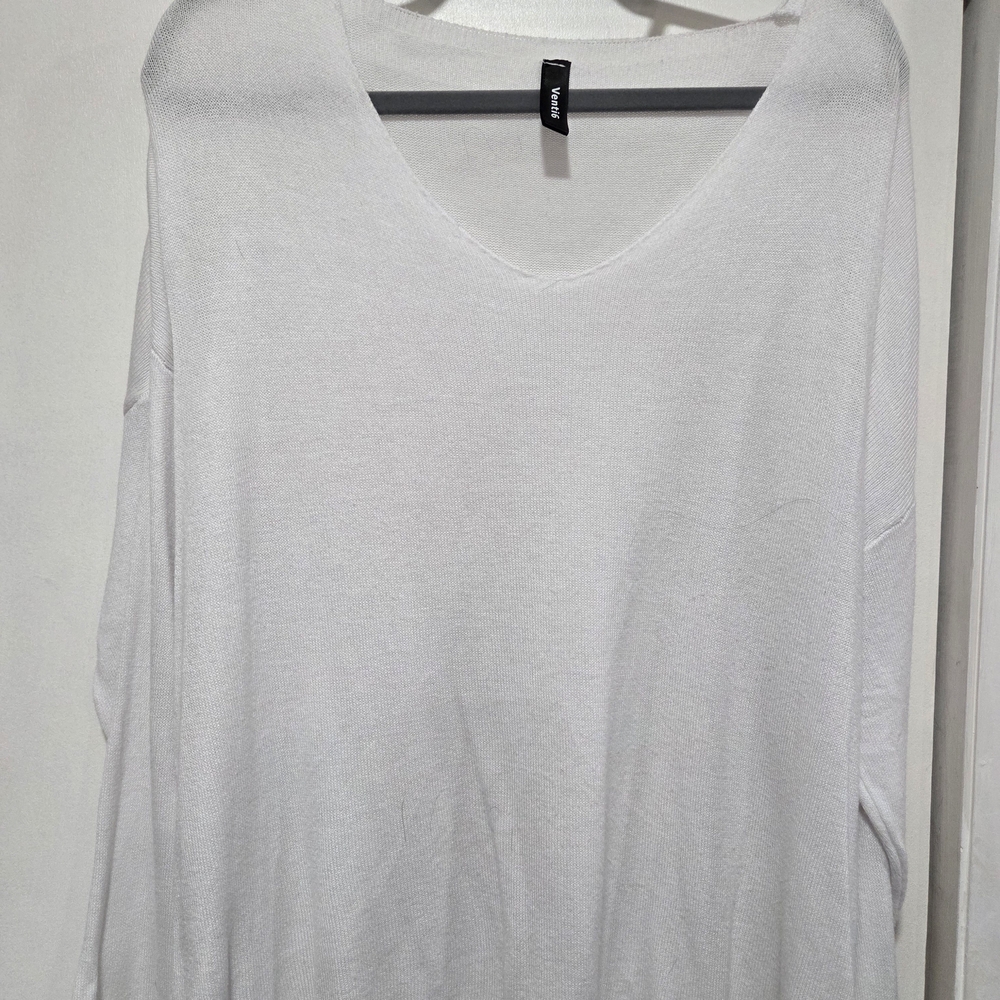 Elegant Venti 6 White V-Neck Sweater